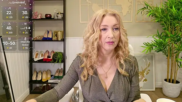 LadyLeea online show from December 2025 05:07:02 AM