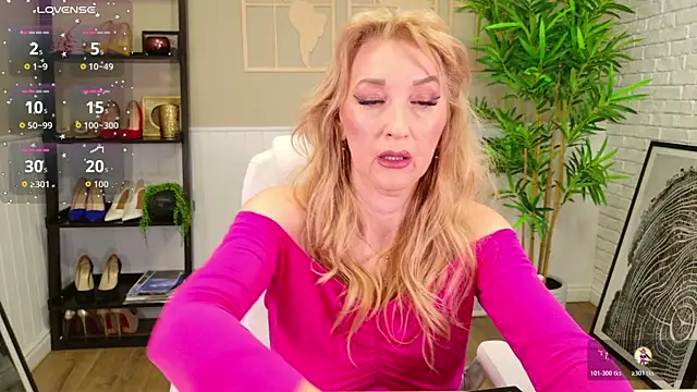 LadyLeea online show from April 2026 04:52:02 AM