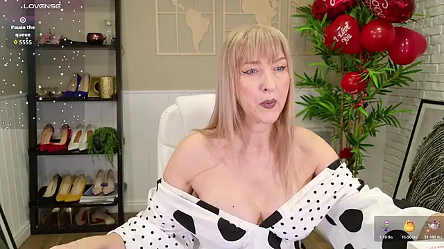 LadyLeea online show from February 2026 05:40:01 AM