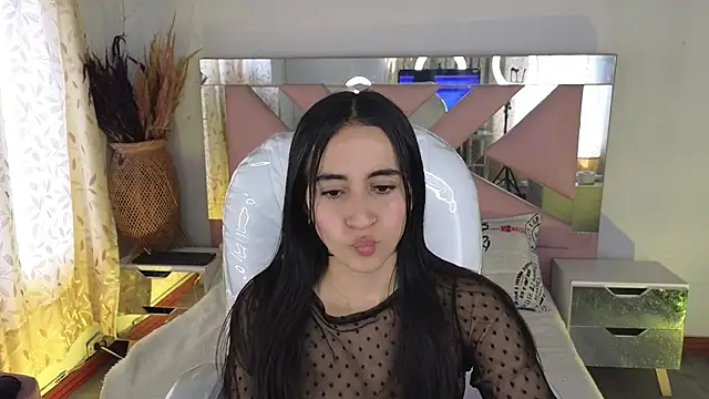 Mia Fischer online show from November 2025 05:03:02 PM