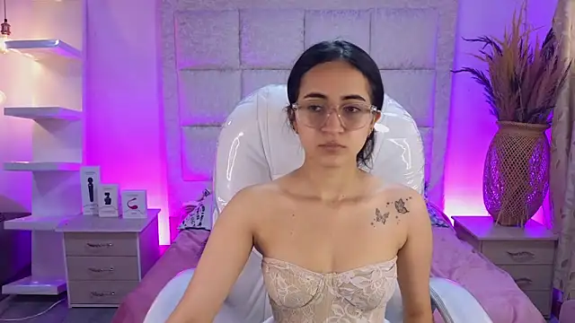 Mia Fischer online show from April 2026 07:39:01 PM