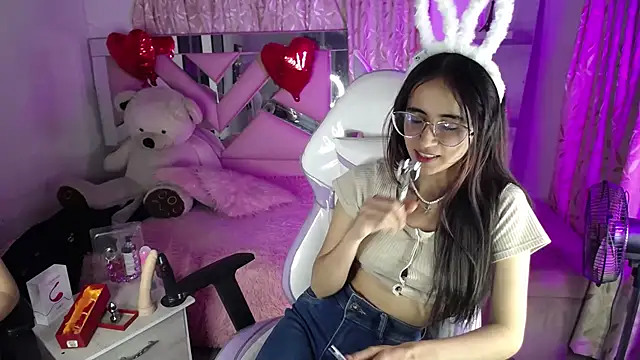 Mia Fischer online show from February 2025 07:03:01 PM