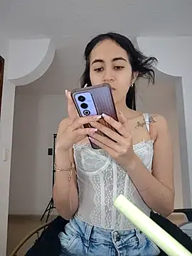 Mia Fischer online show from October 2025 06:30:02 PM
