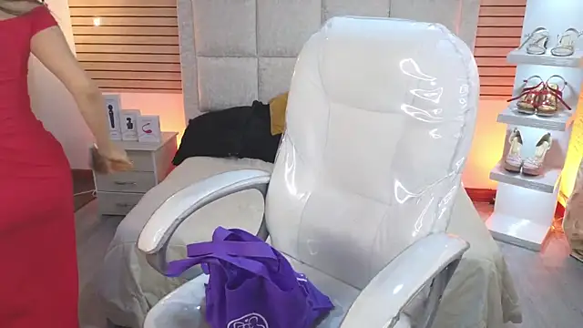 Mia Fischer online show from May 2026 02:37:01 PM
