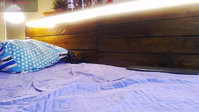 Snapshot of SonicJ25 chatting on January 2026 01:33:01 AM SonicJ25 online show from January 2026 01:33:01 AM