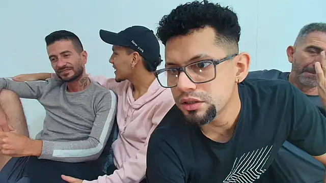 Benjamin show online show from November 2025 04:02:02 PM