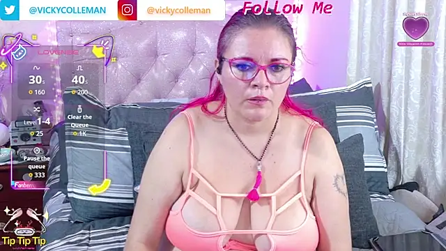 Snapshot of VickyColleman chatting on October 2025 07:18:01 AM VickyColleman online show from October 2025 07:18:01 AM