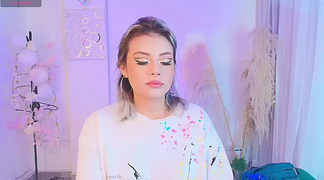 Snapshot of Ladydream1 chatting on February 2025 04:03:02 PM Ladydream1 online show from February 2025 04:03:02 PM