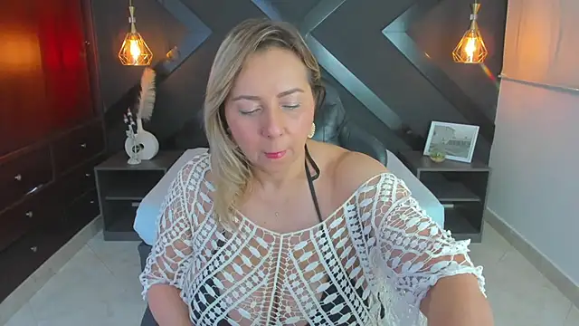 andre soto  online show from October 2025 02:10:02 AM