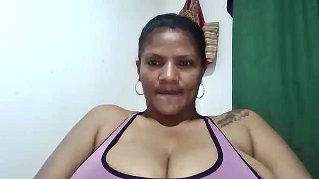 Snapshot of alejandraboobs07 chatting on April 2026 01:31:02 AM alejandraboobs07 online show from April 2026 01:31:02 AM