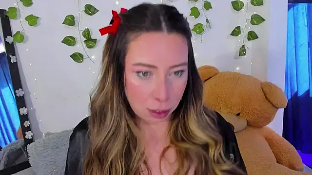 JanneKim online show from November 2025 01:55:02 PM