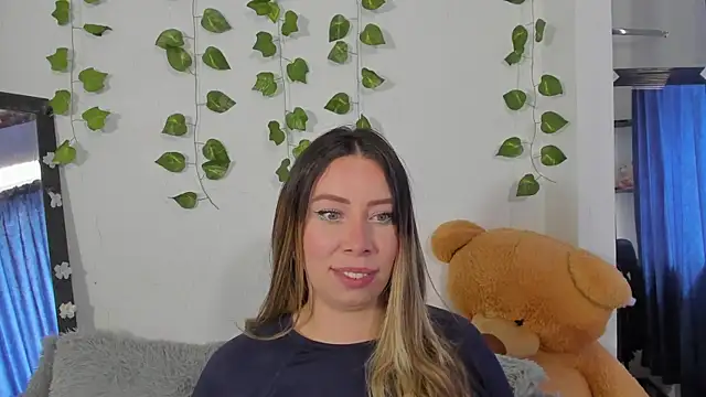 JanneKim online show from October 2025 02:36:02 PM