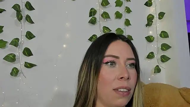 JanneKim online show from December 2025 06:50:02 PM