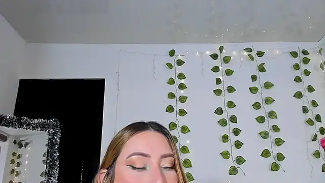 JanneKim online show from April 2026 02:07:01 PM