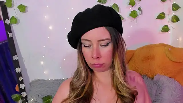 JanneKim online show from November 2025 06:24:02 AM