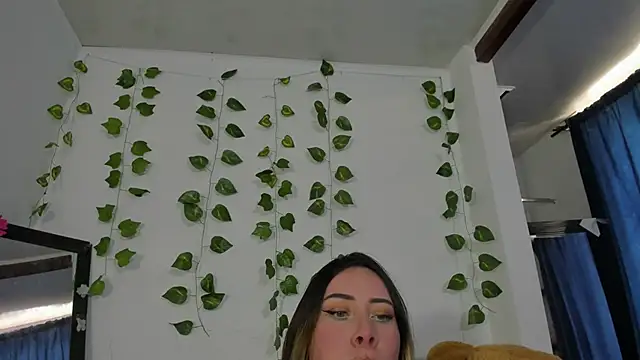 JanneKim online show from November 2025 07:40:01 PM