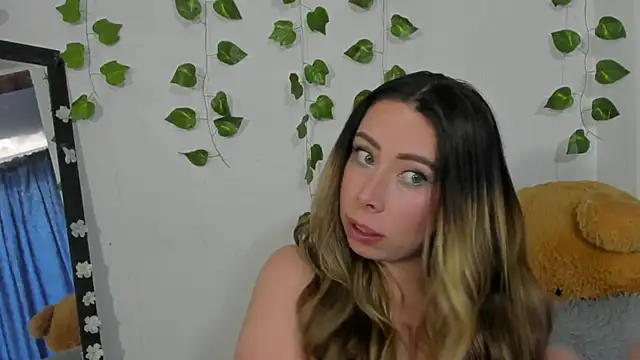 JanneKim online show from November 2025 06:55:01 PM