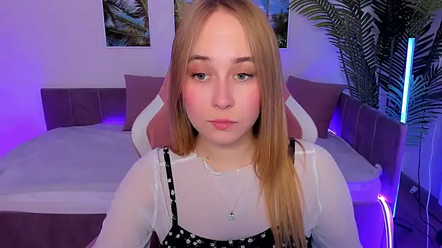 LianaBright online show from March 2025 08:41:02 AM