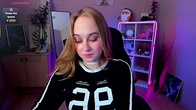 LianaBright online show from February 2026 02:45:02 AM