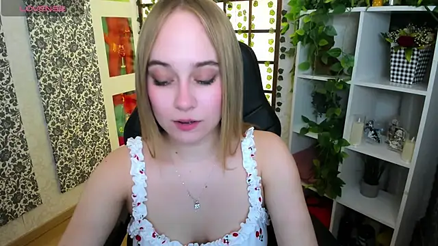 LianaBright online show from March 2025 05:35:02 AM