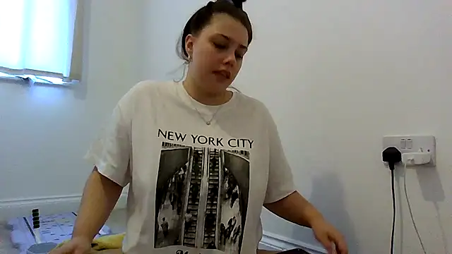 Krystal Tx online show from April 2026 07:26:02 AM
