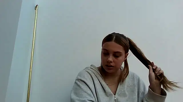 Snapshot of Krystal_Tx chatting on September 2025 06:31:01 AM Krystal Tx online show from September 2025 06:31:01 AM