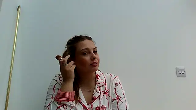 Snapshot of Krystal_Tx chatting on October 2025 07:33:01 AM Krystal Tx online show from October 2025 07:33:01 AM