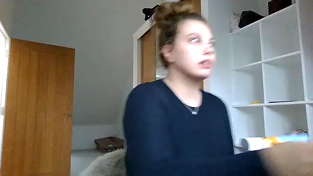 Snapshot of Krystal_Tx chatting on November 2025 08:51:02 AM Krystal Tx online show from November 2025 08:51:02 AM