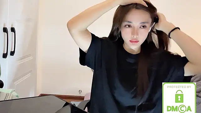 SarahYang online show from May 2026 06:22:01 AM