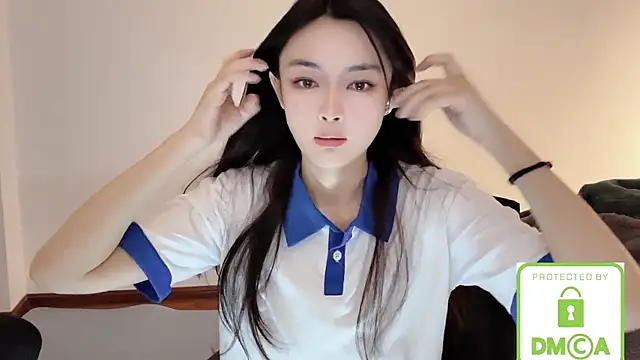 SarahYang online show from September 2025 05:58:01 AM