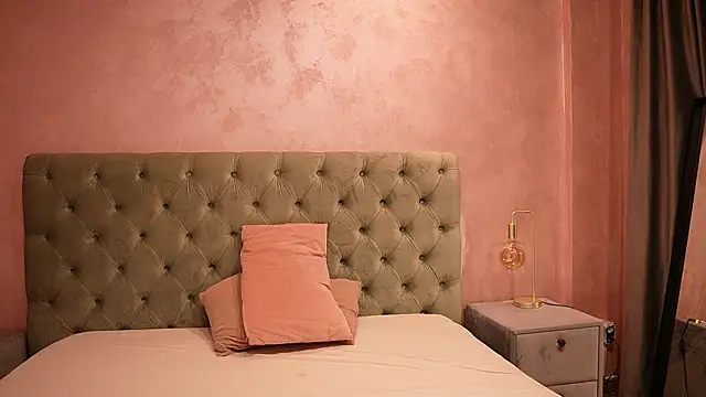 LucyWilow online show from February 2026 05:36:02 AM