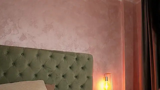 LucyWilow online show from May 2026 04:50:01 AM