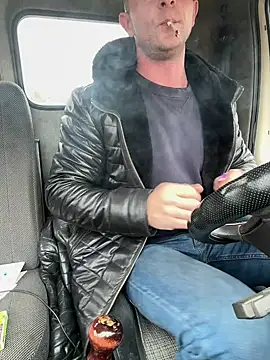 Snapshot of AlexGWoW chatting on January 2025 10:23:02 AM AlexGWoW online show from January 2025 10:23:02 AM