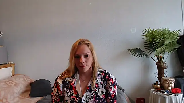 Doucelouve9 online show from February 2025 09:24:02 AM