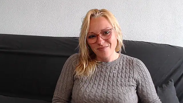 Doucelouve9 online show from February 2026 01:55:02 PM