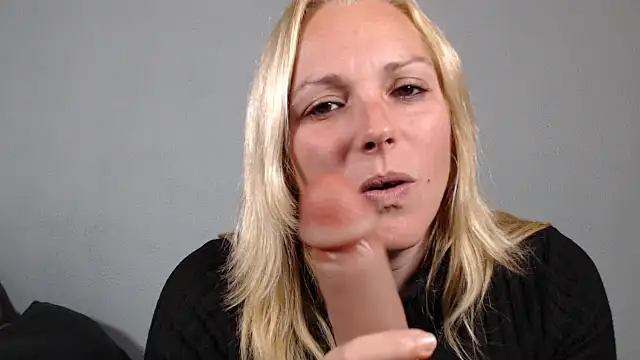 Doucelouve9 online show from February 2026 05:35:01 PM