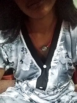 aadhini01 online show from October 2025 05:45:01 PM