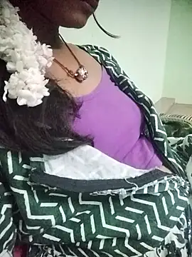 aadhini01 online show from November 2025 05:49:02 PM