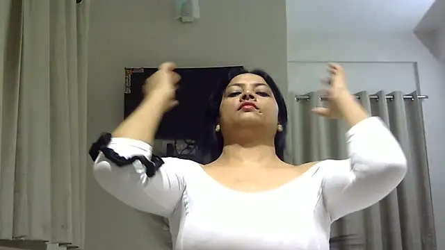 tripti2 online show from July 2026 04:37:02 PM