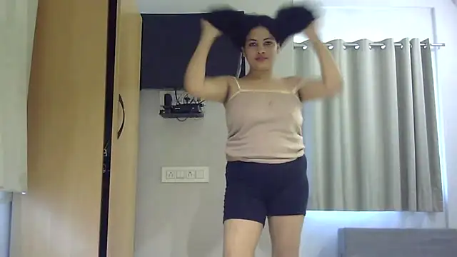 Snapshot of tripti2 chatting on May 2026 05:48:01 AM tripti2 online show from May 2026 05:48:01 AM