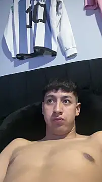 Stiven 017 online show from February 2026 01:39:01 AM