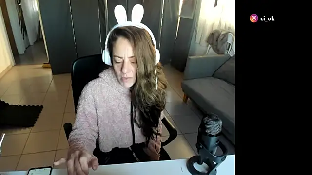 jessiburningheels online show from March 2025 11:10:01 AM