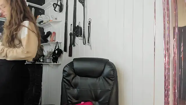 jessiburningheels online show from November 2025 10:08:01 AM