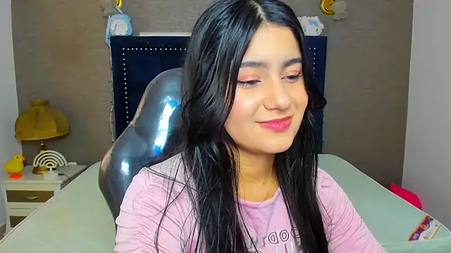 Snapshot of MaiteFlores chatting on May 2026 02:14:01 PM MaiteFlores online show from May 2026 02:14:01 PM