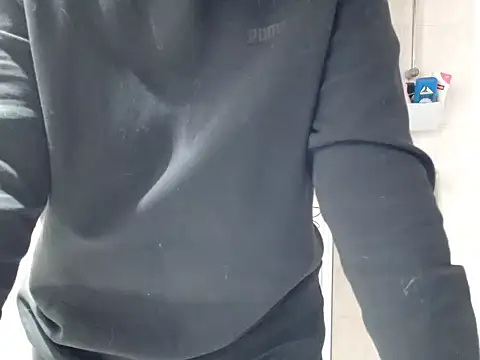 Lauzo21 online show from December 2025 03:23:01 PM