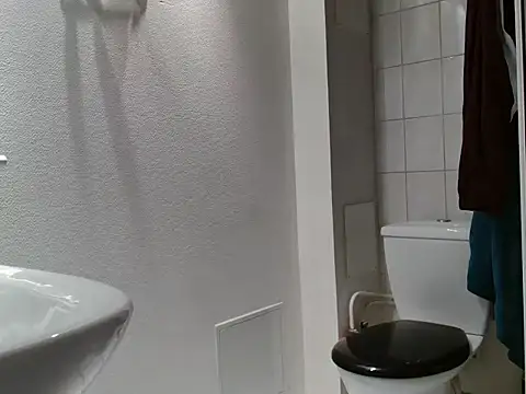 Lauzo21 online show from April 2026 07:10:01 AM