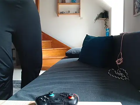 Lauzo21 online show from April 2026 12:10:02 PM