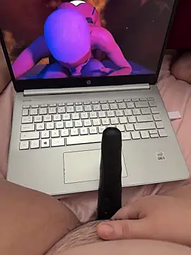 yourcutesarah online show from October 2025 01:32:02 PM