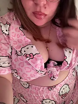 Snapshot of yourcutesarah chatting on May 2026 05:46:01 PM yourcutesarah online show from May 2026 05:46:01 PM
