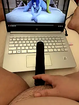 yourcutesarah online show from October 2025 10:25:02 AM